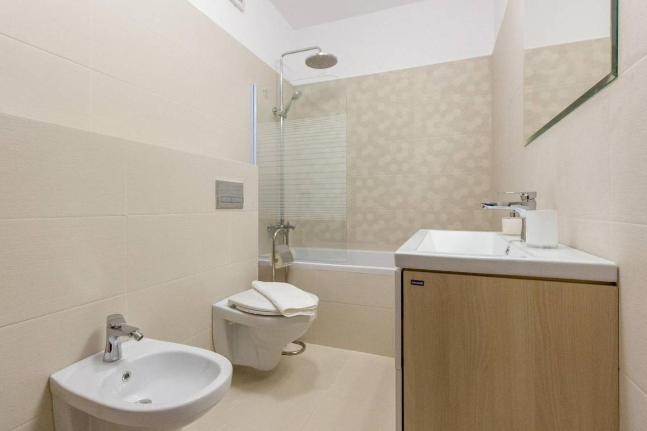 Spacious And Quiet 2 Bedroom Apartment Cluj-Napoca Exteriör bild